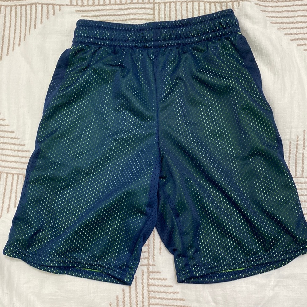 Athletic works kids workout shorts L